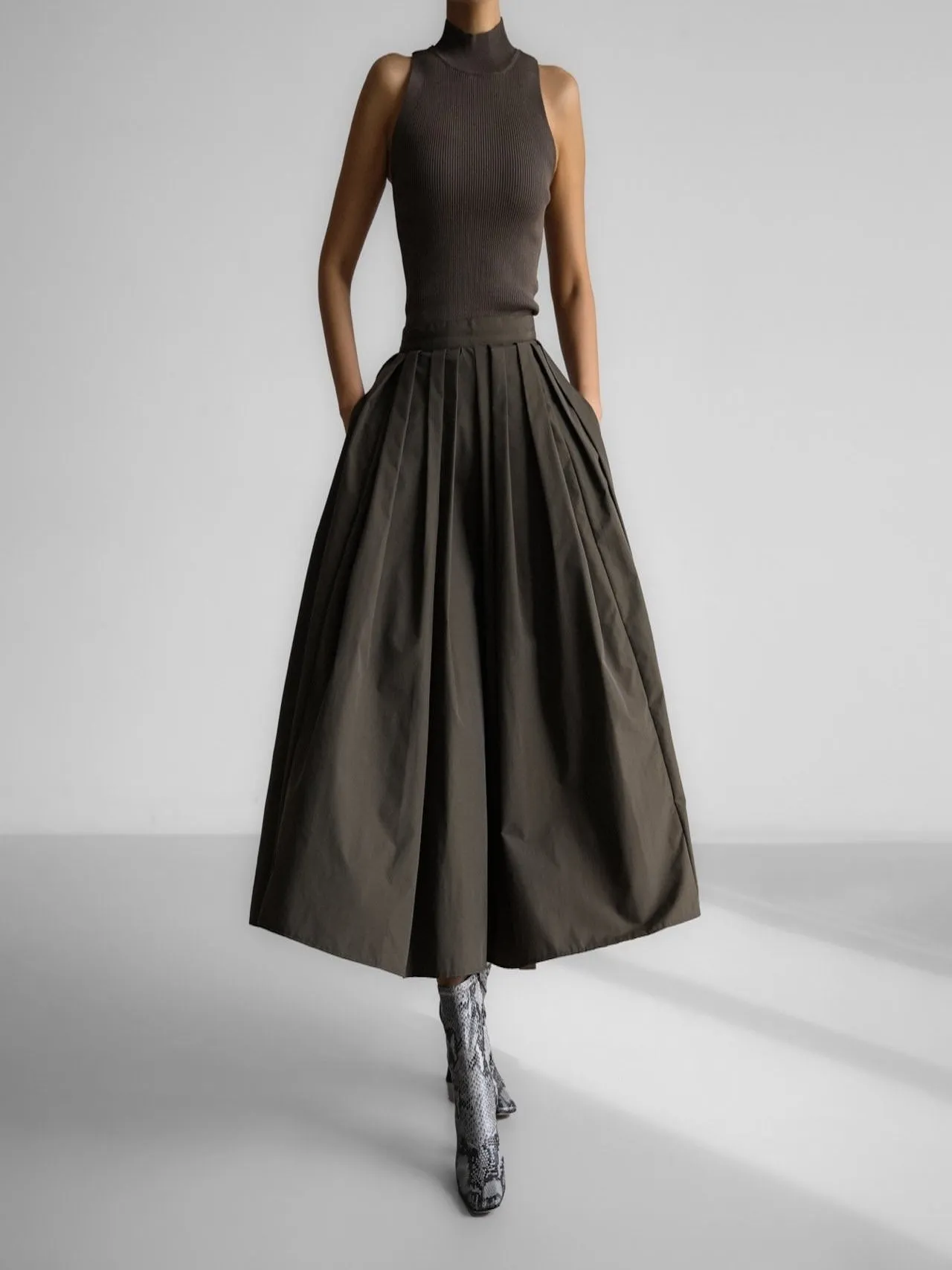 HIGH WAISTED PLEATED VOLUME SKIRT