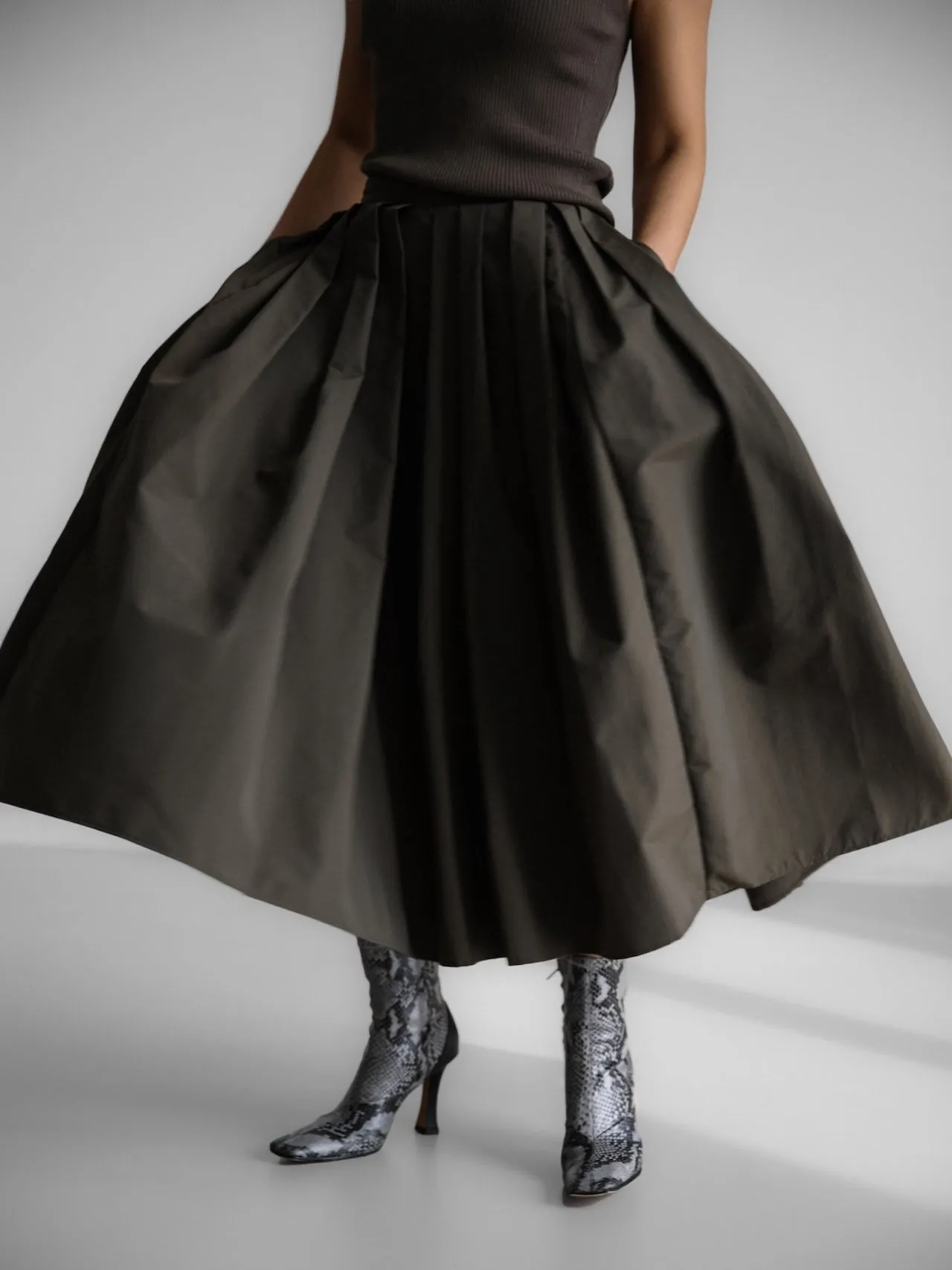 HIGH WAISTED PLEATED VOLUME SKIRT