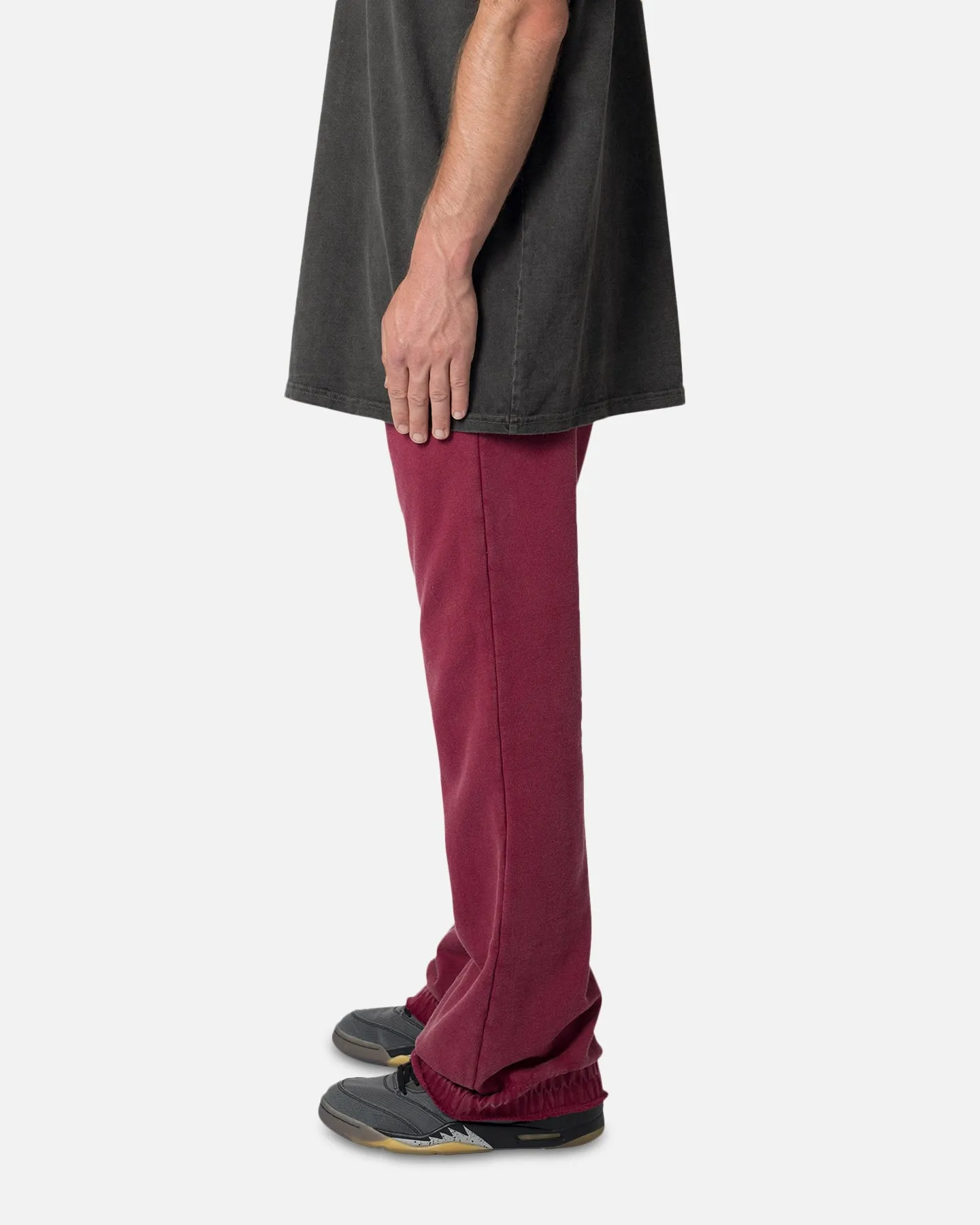 MNML Washed Flare Sweatpants Magenta