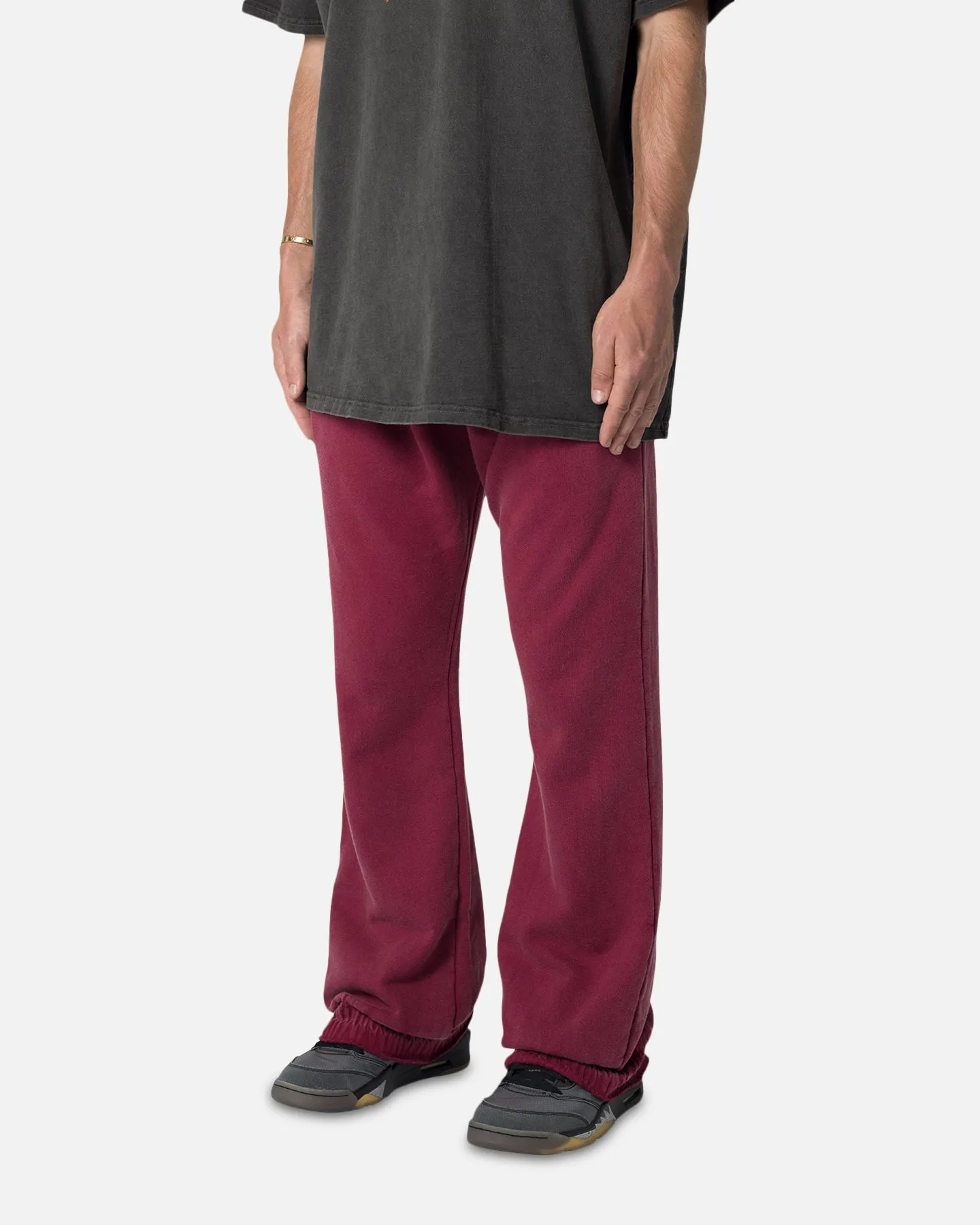 MNML Washed Flare Sweatpants Magenta