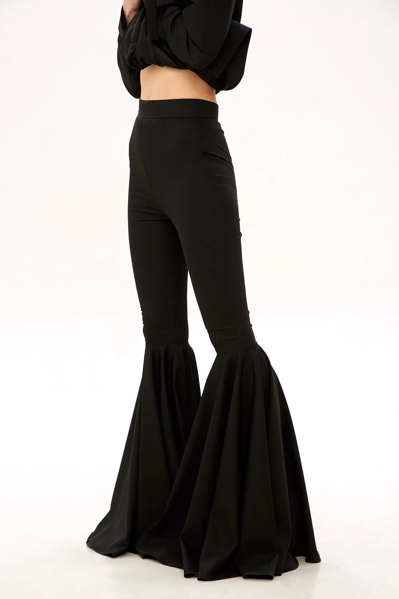 Wide leg pants by Dalood